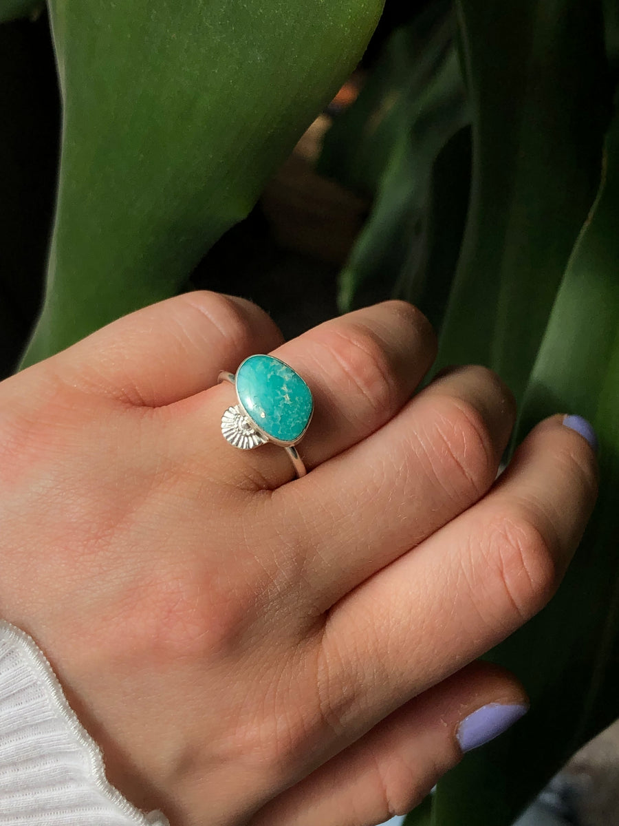 CONCHA // Size 6.5-7 // Seashell Ring in Turquoise